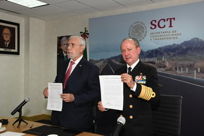 Tras seis meses de transición, este lunes se llevó a cabo el traspaso oficial de la Coordinación General de Puertos y Marina Mercante de la SCT a la Semar. (TWITTER)