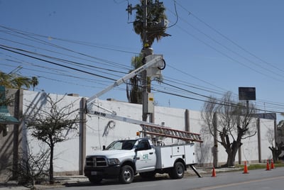  La agencia Moody's advirtió que los cambios en la ley eléctrica mexicana podrían afectar la llegada de inversión privada al sector. (ARCHIVO)