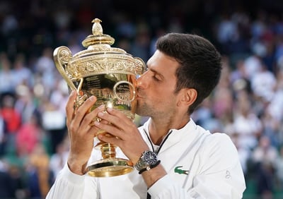 Novak Djokovic quedó como primer preclasificado de Wimbledon en la rama varonil, mientras que en la femenil será Ashleigh Barty. (ARCHIVO)