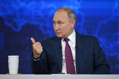 El presidente ruso Vladimir Putin aprobó una revisión de la estrategia de seguridad nacional del país que prevé 'medidas simétricas y asimétricas' en respuesta a lo que llamó 'acciones hostiles' de Estados extranjeros 'que amenacen la soberanía y la integridad territorial' de Rusia. (EFE) 