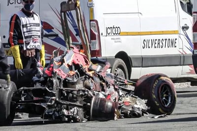 El automóvil de Max Verstappen quedó destrozado tras su choque con Lewis Hamilton en el Gran Premio de Gran Bretaña (ESPECIAL) 