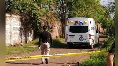 La Policía Municipal de Culiacán fue alertada sobre el hallazgo del cuerpo de una mujer de 25 años de edad, de complexión regular, la cual portaba un vestido, con una blusa color blanco, la cual a simple vista presenta rastros de sangre por golpes.
(ARCHIVO)