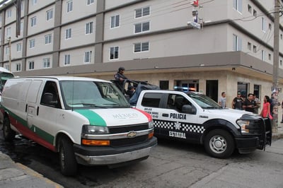 Los reportes policiales revelan que los oficiales fueron alertados vía la línea de emergencias 911. (ARCHIVO)
