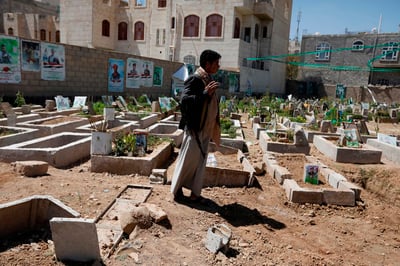 La coalición militar árabe encabezada por Arabia Saudí que combate a los rebeldes hutíes en el Yemen aseguró este domingo haber dado muerte a 165 combatientes de este movimiento chií en 24 horas, lo que eleva a más de 1,200 las muertes entre sus filas durante las dos últimas semanas que se atribuye. (ARCHIVO) 