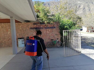El departamento de Prevención Social estuvo presente en el ejido Graseros en Lerdo, con la finalidad de visitar los restaurantes ubicados en la zona Turística de la presa Francisco Zarco y supervisar que se cumplan con las medidas de sanidad. (ARCVHIO) 
