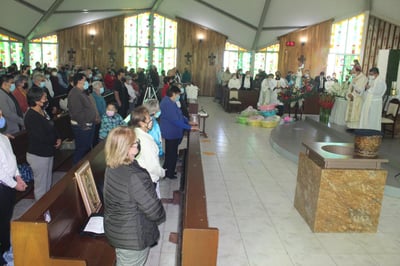 Ofició una misa este domingo en Monclova en honor a la virgen de Guadalupe.