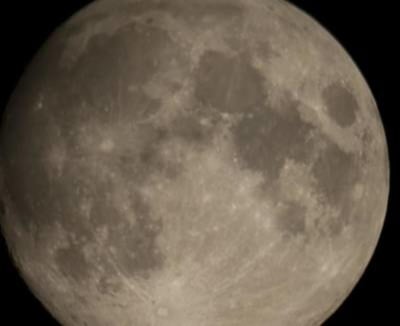 El vehículo lunar chino Yutu 2 detectó en la superficie del satélite una formación aparentemente cuadrada bautizada en el país como 'misterioso cobertizo', informó el portal gubernamental 'Our Space' en la red social Wechat, recoge el portal chino Sohu. (ESPECIAL) 