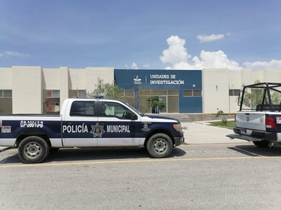 Distintas corporaciones de seguridad del estado y del municipio atendieron el reporte sobre un vehículo robado. (EL SIGLO DE TORREÓN)