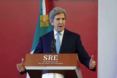 Kerry se mostró convencido de que con el esfuerzo conjunto entre naciones se podrá lograr que México impulse la electrificación de sus vehículos o las nuevas energía. (EFE)