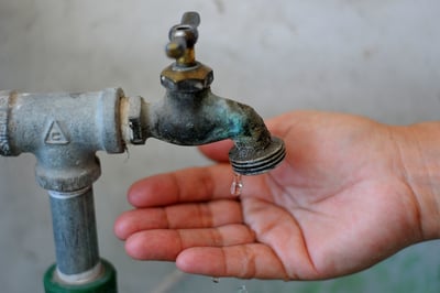 En las últimas semanas se han registrado más reportes por falta de agua en Torreón. (EL SIGLO DE TORREÓN)
