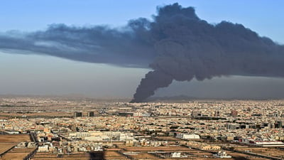 'Una estación de distribución de derivados del petróleo en el norte de Yeda (oeste del país) fue atacada con un misil' hutí, sin provocar heridos ni muertos, informó una fuente del Ministerio de Energía saudí citada por la agencia de noticias estatal, SPA. (ESPECIAL) 