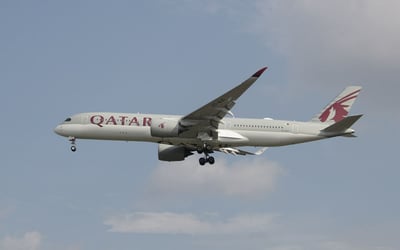 Durante los peores meses de la pandemia, Qatar Airways recibió un rescate de 3 mil millones de dólares del gobierno qatarí. (ARCHIVO)