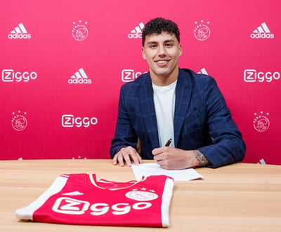 El lagunero Jorge Sánchez firmó con el poderoso Ajax de la Eredivisie un contrato hasta junio de 2026.