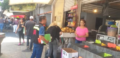 Se realizó ayer un recorrido para verificar locales en el Mercado Alianza de Torreón. (EL SIGLO DE TORREÓN)
