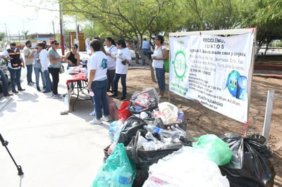 Vecinos de la colonia Fuentes del Sur pusieron en marcha su programa de reciclaje. (EL SIGLO DE TORREÓN)