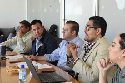 El director del Implan, José Antonio Ramírez Reyes, se reunió con la comisión de regidores. (EL SIGLO DE TORREÓN)
