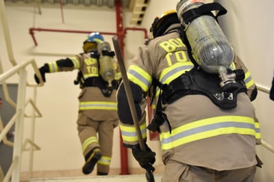 Bomberos de Torreón se certifican en tecnologías y estrategias de combate de incendios.