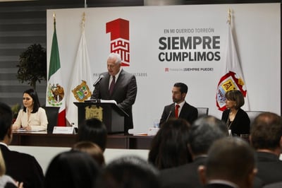 Entregó ayer el alcalde de Torreón su Primer Informe de Gobierno al Cabildo en sesión solemne. (EDIE RUIZ)