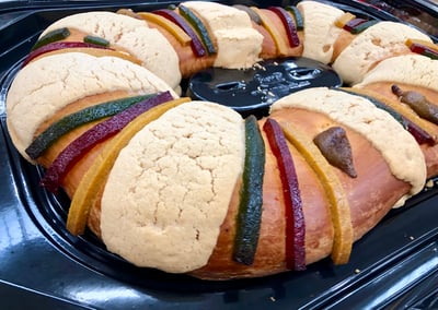 Desde ayer las panaderías empezaron a producir la tradicional rosca de Reyes, que tendrá del 10 al 15 % de incremento. (EDUARDO RUÍZ / EL SIGLO DE TORREÓN)