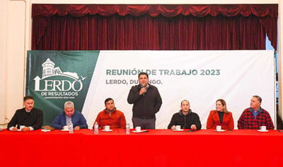 El alcalde de Lerdo se reunió con su equipo de trabajo para retomar la planeación de obras y proyectos que se trabajarán este año. (CORTESÍA)