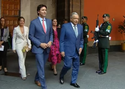 El primero en arribar al recinto oficial fue Trudeau. (ESPECIAL)