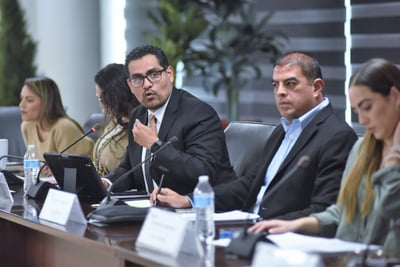 El director del Implan, José Antonio Ramírez Reyes dio un informe de las actividades desarrolladas en 2022, en el Ayuntamiento. (FERNÁNDO COMPEÁN / EL SIGLO DE TORREÓN)