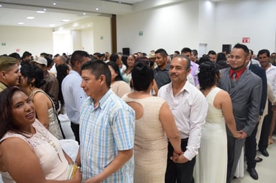 Más de 650 parejas habrán de unirse en matrimonio este martes 14 de febrero en Gómez Palacio. (EL SIGLO DE TORREÓN)