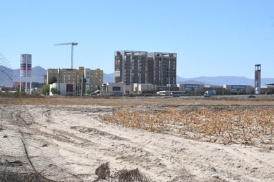 Los inversionistas han valorado por lo menos unas cinco opciones, entre ellas al norte de Torreón. (FERNANDO COMPEÁN / EL SIGLO DE TORREÓN)