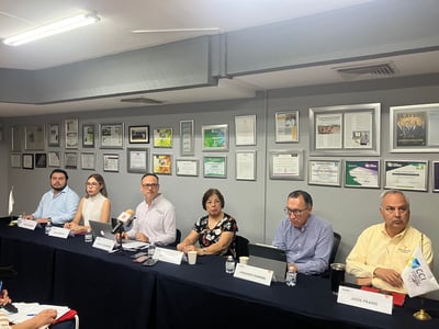 Integrantes del colectivo Regidor MX Laguna presentaron los resultados de la evaluación a los Cabildos de Gómez Palacio y Lerdo. (EL SIGLO DE TORREÓN)