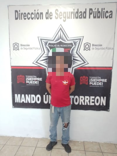 Por manejar vehículo robado hombre es detenido en Torreón.