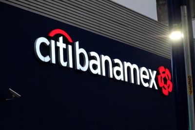 'Citibanamex ha mantenido su considerable posición de mercado en México como el cuarto banco mexicano más grande por créditos y el segundo más grande por depósitos de clientes', dijo Fitch. (ARCHIVO)