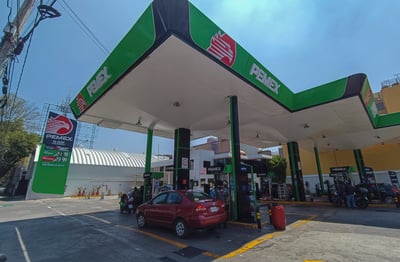 Pemex reporta que la mayoría de las gasolinas que se comercializan en México se traen de Estados Unidos. (ARCHIVO)