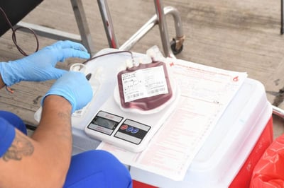 La campaña de donación de sangre es constante durante el año, tanto al interior de la institución como en escuelas y en empresas. (FERNANDO COMPEÁN / EL SIGLO DE TORREÓN)