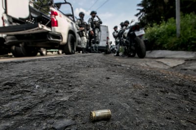 Las garras de los grupos criminales se han hecho presentes en México por medio de ejecuciones, masacres, narcomantas, extorsiones, secuestros, videos amenazantes e, incluso, asesinatos de policías, políticos y funcionarios.  (ARCHIVO)