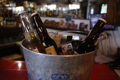 A causa del calor se ha registrado un aumento en la venta de cerveza, que va desde el 30 hasta el 50 %. (EL SIGLO DE TORREÓN)