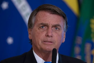 El Tribunal Superior Electoral alcanzó una mayoría de 4 votos a 1 en favor de condenar a Jair Bolsonaro por haber cuestionado la confiabilidad del sistema de urnas electrónicas con informaciones 'falsas'. (ARCHIVO)