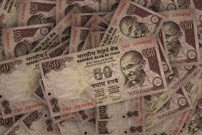Comerciar con la moneda india puede poner a las empresas bangladesíes en riesgo de volverse dependientes de la política monetaria del país vecino. (ARCHIVO)