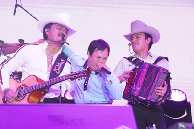 Imagen Los Dos Carnales hacen historia al dar su primer concierto con lenguaje de señas