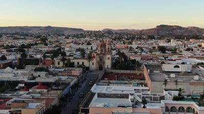 Gobernador de Durango busca atraer inversiones a diferentes municipios del estado.