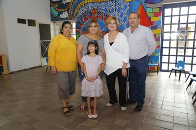 Martha, Lourdes, Elizabeth y Jorge Luis con la pequeña Marilú (EL SIGLO DE TORREÓN/ENRIQUE CASTRUITA)