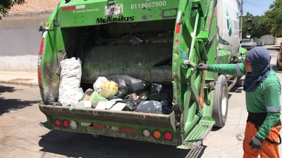 Diariamente, la empresa PASA recolecta un promedio de 450 a 500 toneladas de basura en Torreón, además de estar a cargo del manejo y operación del relleno sanitario.