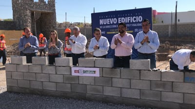 Autoridades municipales y estatales encabezaron el inicio de obras del nuevo edificio para la Dirección de Tránsito y Vialidad de Torreón. (FERNANDO COMPEÁN)
