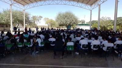 Imagen Grupo Vida ofrece charla a estudiantes del CBTA en el ejido Lucero