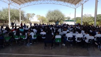 Grupo Vida lleva charla a estudiantes del CBTA 127 del ejido Lucero de Tlahualilo. (EL SIGLO DE TORREÓN)
