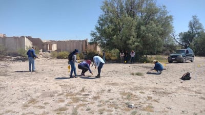 Ayer se llevó a cabo una prospección en La Jarita, a unos 35 kilómetros de Gómez Palacio, por parte de grupo Vida y autoridades. (CORTESÍA)