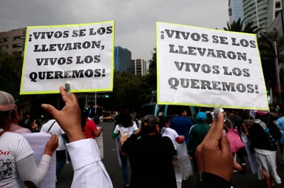 'No podemos asegurar que quede algún normalista vivo', dice AMLO sobre los 43 de Ayotzinapa.