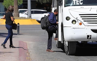 Se atenderá la solicitud de transportistas para auditar a la empresa de prepago, dijo el alcalde Román Alberto Cepeda. (EL SIGLO DE TORREÓN)