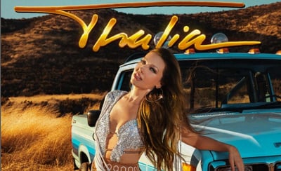 Imagen Thalía vuelve a cantar regional mexicano y divide opiniones; sus fans le piden regresar al pop