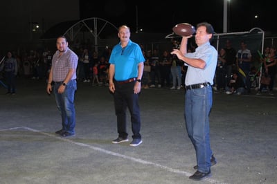 En el Multideportivo Oriente de Torreón, se celebró la gran ceremonia de inauguración del tercer torneo de tochito bandera infantil. (Cortesía IMD)
