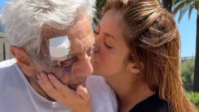 Imagen Shakira reza por la salud de su padre, podría estar viviendo sus últimos días
